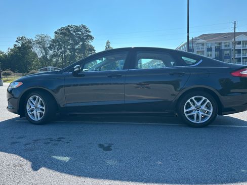 Used 2014 Ford Fusion SE FWD image 10