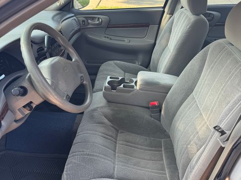 Used 2004 Chevrolet Impala w/ Preferred Equipment Group FWD image 5