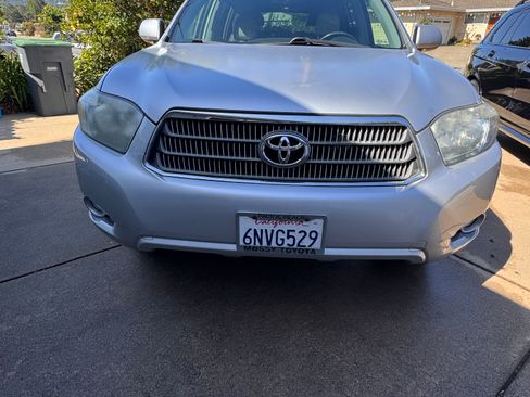 Used 2010 Toyota Highlander Limited w/ Extra Value Pkg 3 AWD/4WD image 6