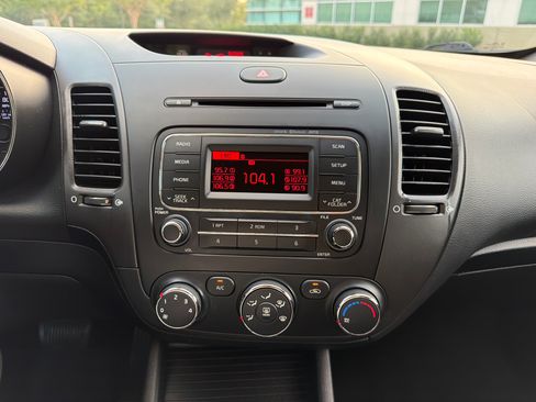 Used 2016 Kia Forte LX FWD image 13