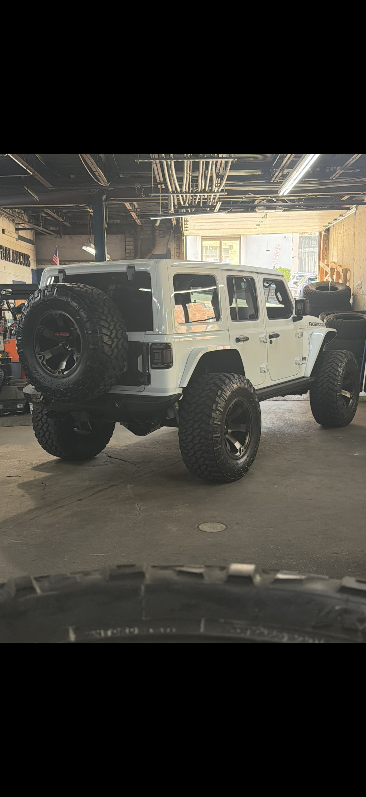 Used 2024 Jeep Wrangler Unlimited Rubicon 392 AWD/4WD image 32