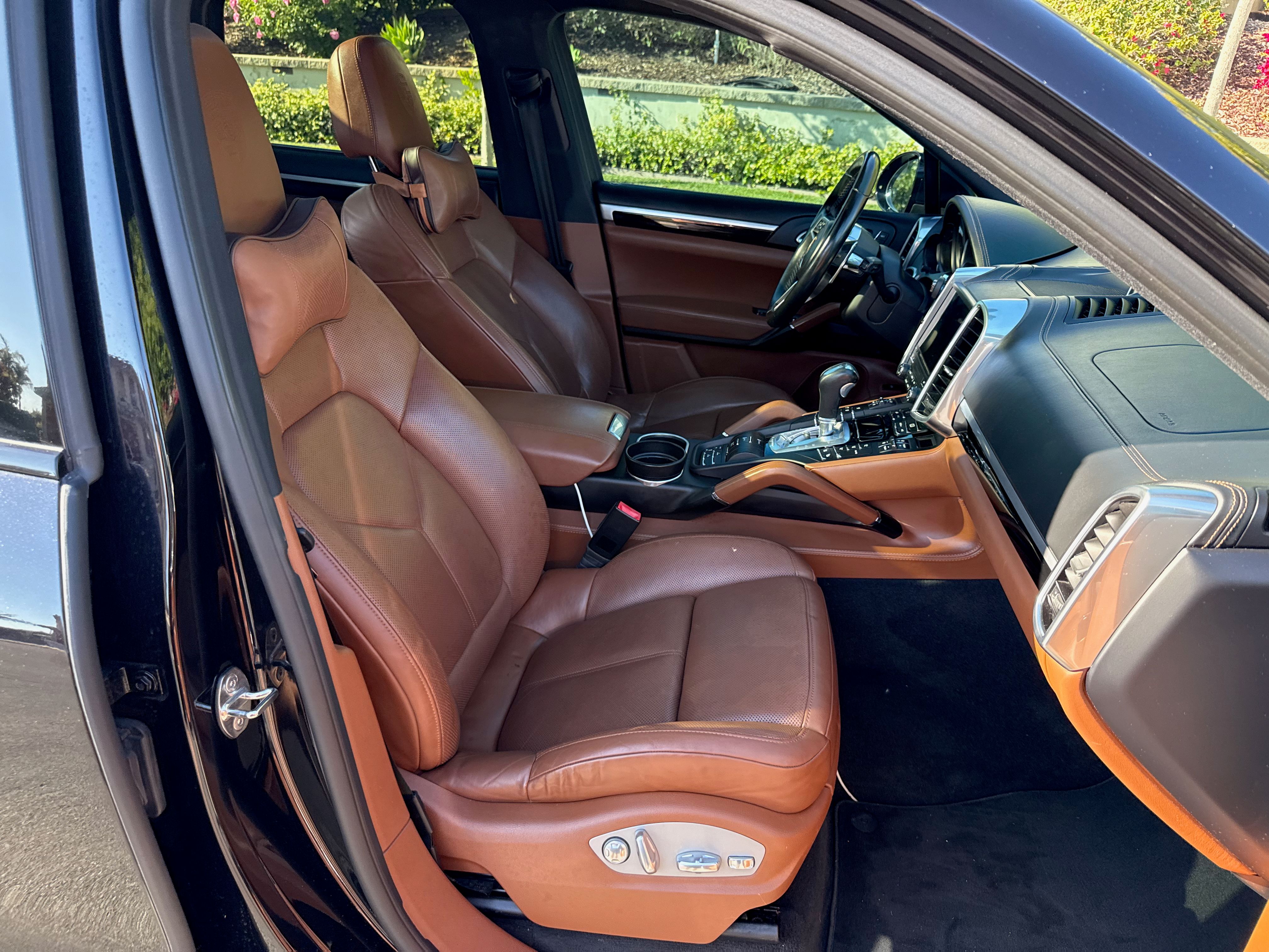 Used 2017 Porsche Cayenne S Platinum AWD/4WD image 18