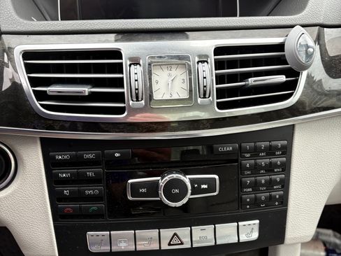 Used 2014 Mercedes-Benz E 350 Sedan image 5