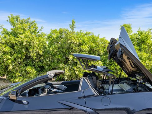 Used 2022 Chevrolet Corvette Stingray Premium Conv w/ Z51 Performance Package image 15