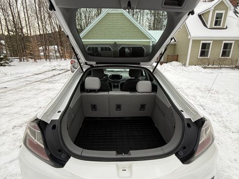 Used 2017 Chevrolet Volt LT w/ Comfort Package image 6