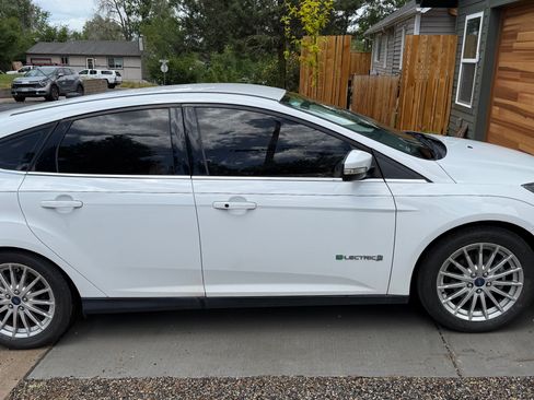 Used 2014 Ford Focus Electric Hatchback FWD image 4