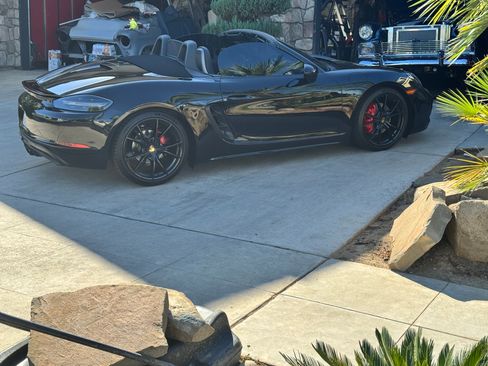 Used 2018 Porsche 718 Boxster GTS image 10