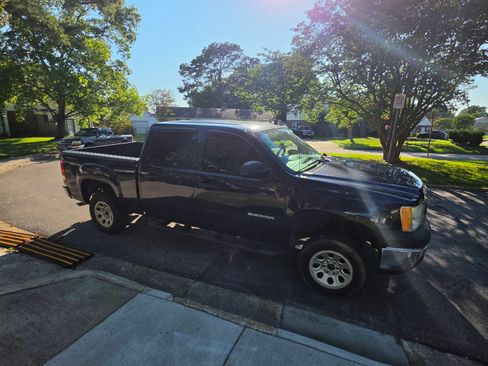 Used 2011 GMC Sierra 1500 SLE w/ Power Tech Package AWD/4WD image 2