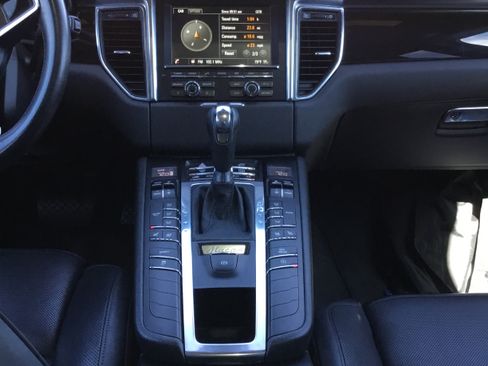 Used 2015 Porsche Macan S image 14
