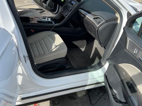 Used 2018 Ford Fusion S image 32