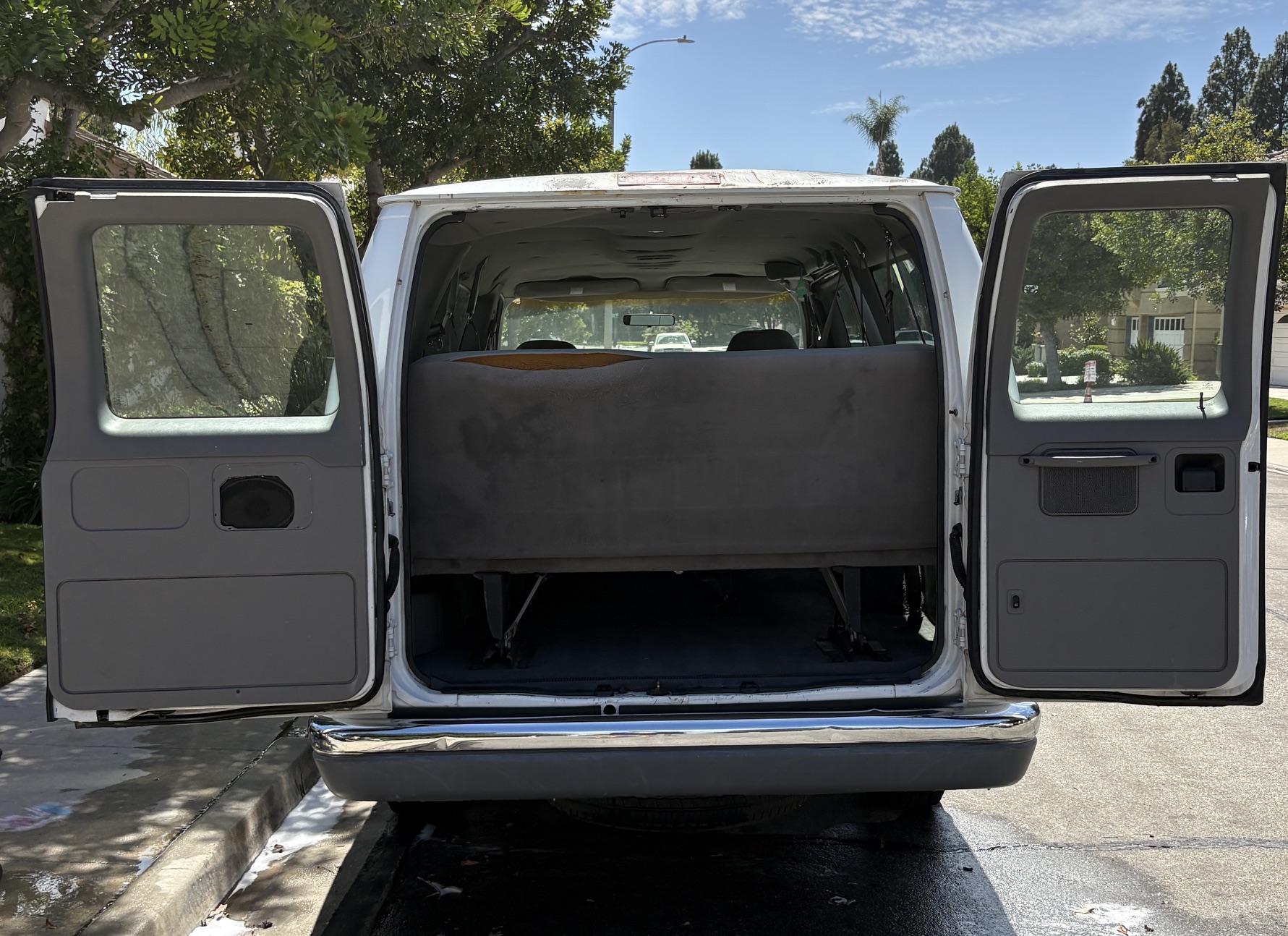 Used 1999 Ford E-350 and Econoline 350 Club Wagon RWD image 13