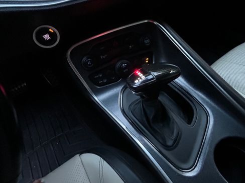 Used 2015 Dodge Challenger SXT Plus w/ Driver Convenience Group RWD image 10