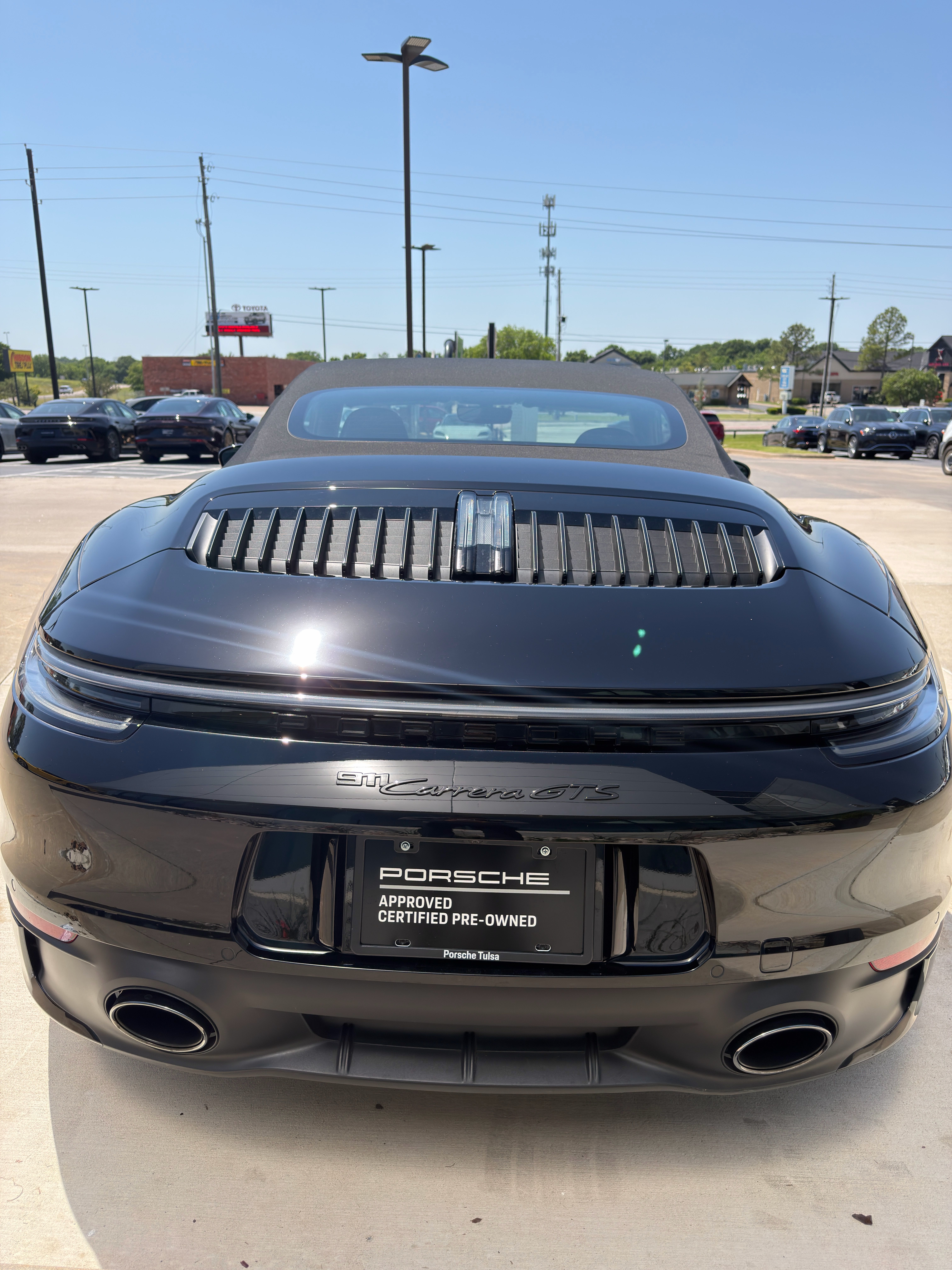 Used 2022 Porsche 911 Cabriolet image 8