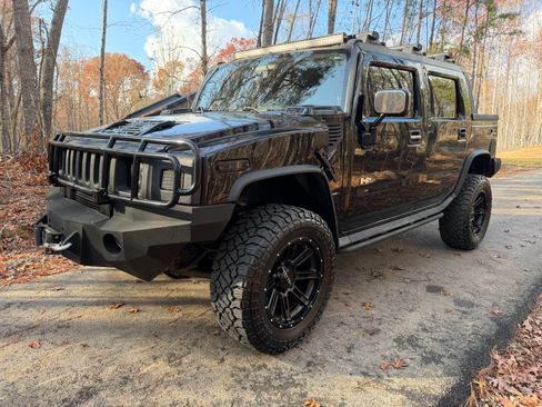 Used 2005 HUMMER H2 SUT w/ Preferred Equipment Group image 2