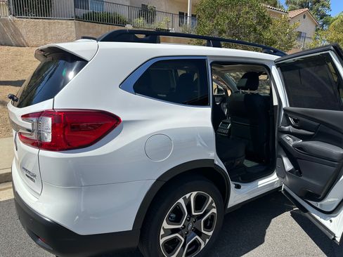 Used 2026 Subaru Ascent Limited AWD/4WD image 2