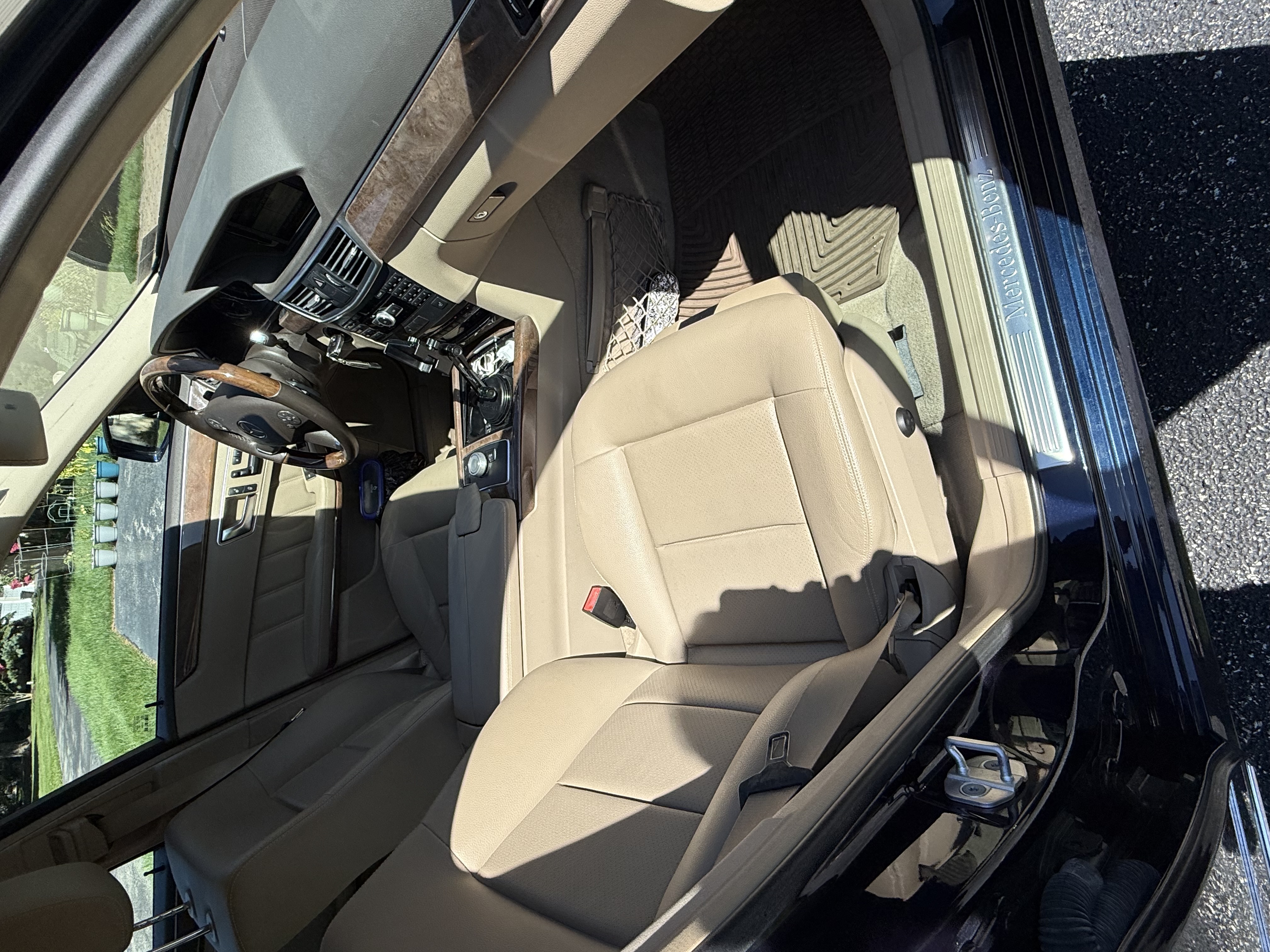 Used 2012 Mercedes-Benz E 350 4MATIC Sedan image 6