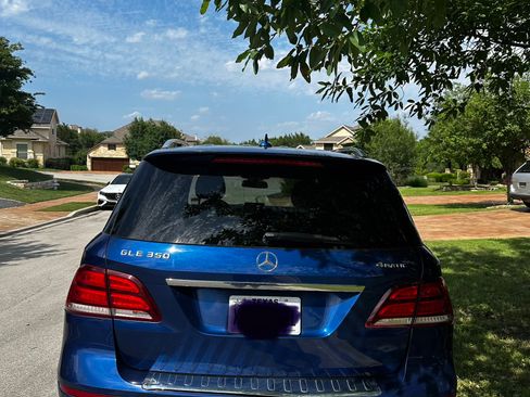 Used 2017 Mercedes-Benz GLE 350 4MATIC image 2