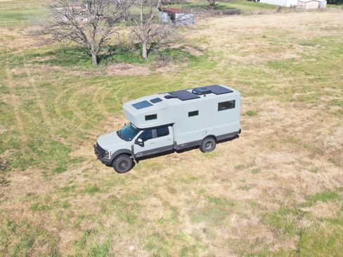 Used 2024 Ford F550 4x4 Crew Cab Super Duty image 4