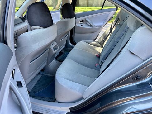 Used 2009 Toyota Camry LE FWD image 11