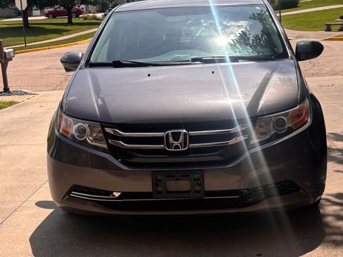 Used 2016 Honda Odyssey SE image 2
