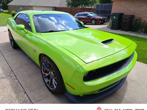 Used 2015 Dodge Challenger SRT w/ Technology Group image 1