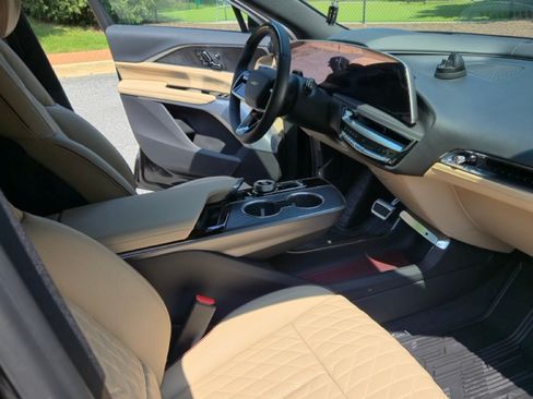 Used 2026 Cadillac Lyriq V image 16