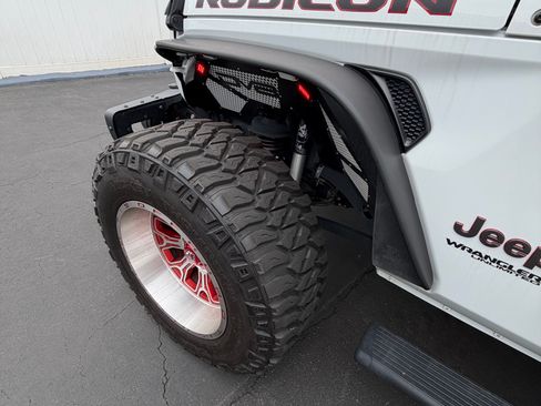 Used 2022 Jeep Wrangler Unlimited Rubicon w/ Steel Bumper Group AWD/4WD image 18