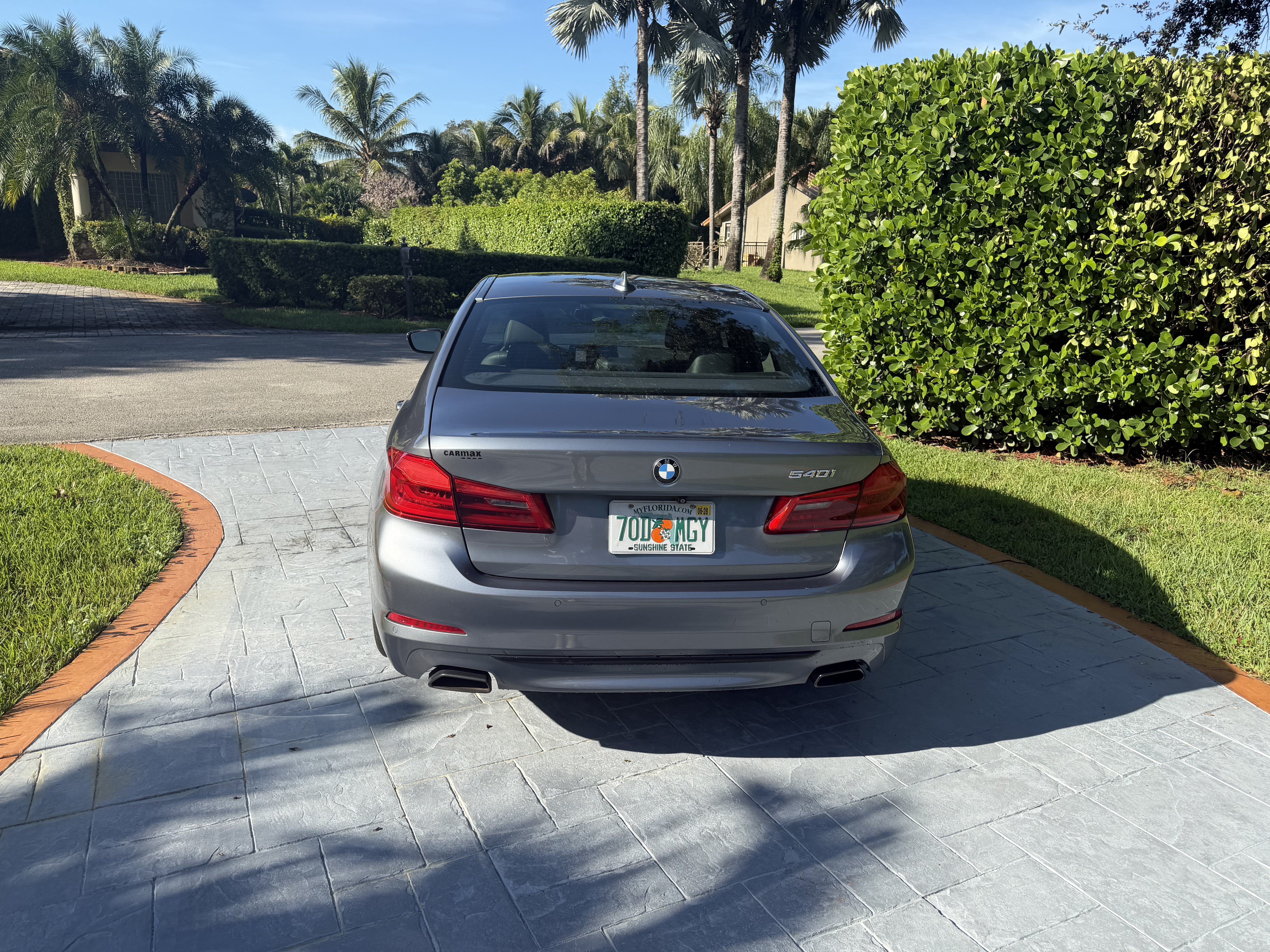 Used 2019 BMW 540i w/ Executive Package RWD image 2