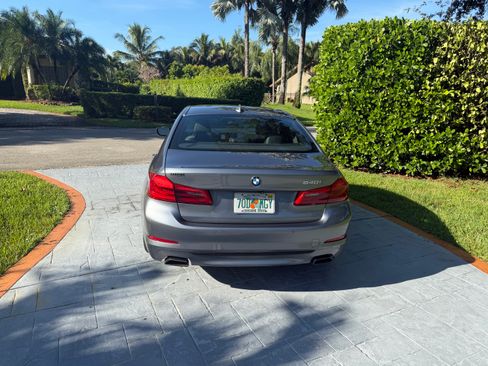 Used 2019 BMW 540i w/ Executive Package RWD image 2