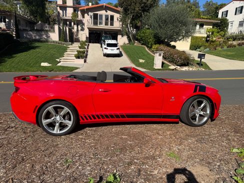 Used 2017 Chevrolet Camaro SS image 9