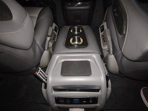 Used 2020 GMC Savana 2500 Extended w/ Enhanced Convenience Package image 13