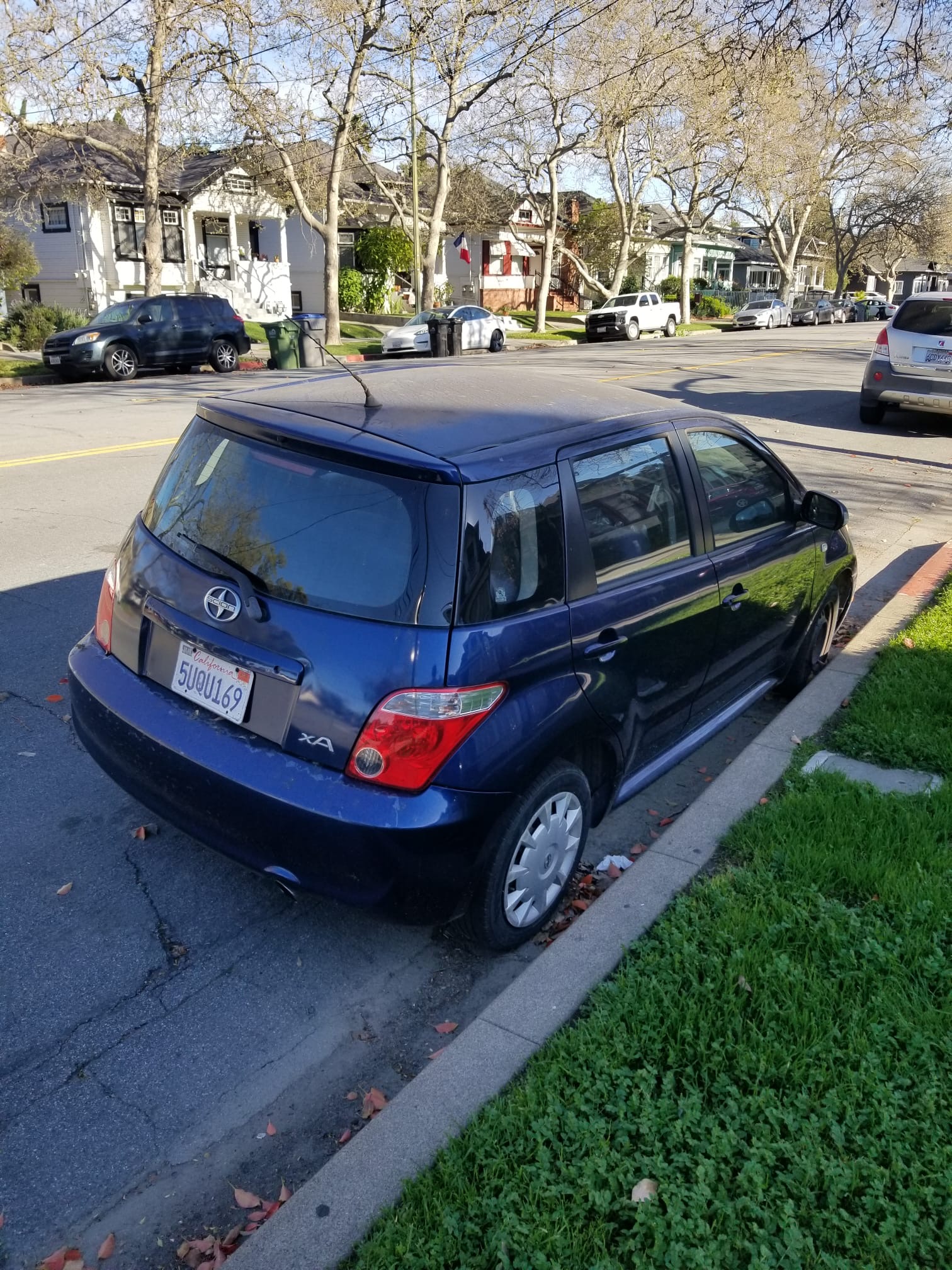 Used 2006 Scion xA FWD image 2