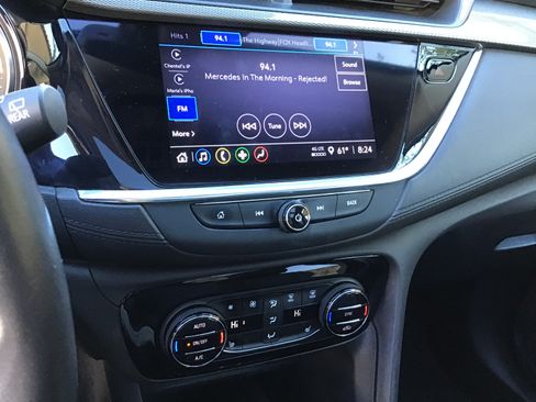 Used 2023 Buick Encore GX Essence w/ Experience Buick Package image 10