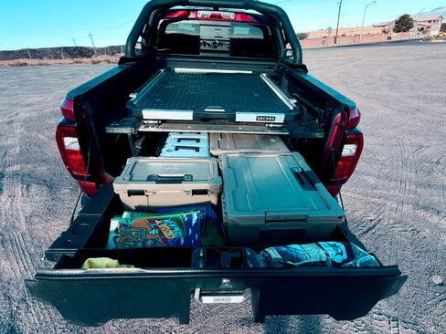 Used 2025 GMC Canyon Denali image 10