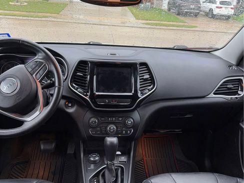 Used 2019 Jeep Cherokee Limited AWD/4WD image 9
