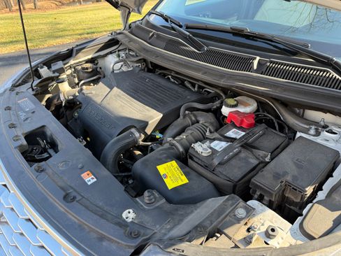 Used 2018 Ford Explorer Platinum image 14