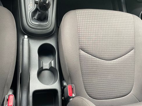 Used 2013 Kia Soul image 17