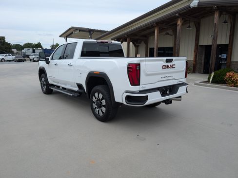 Used 2025 GMC Sierra 2500 Denali image 6