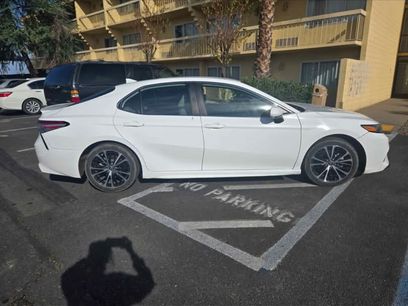 Used 2020 Toyota Camry SE