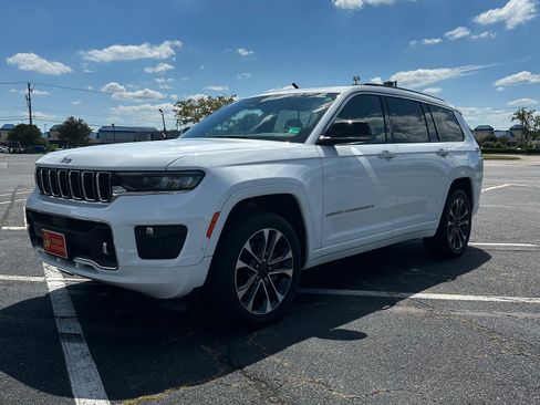 Used 2023 Jeep Grand Cherokee L Overland w/ Rear Seat Video Group I RWD image 2