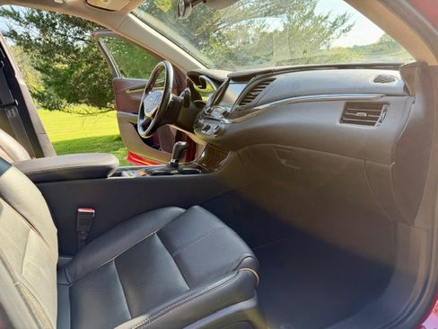 Used 2015 Chevrolet Impala LTZ FWD image 15