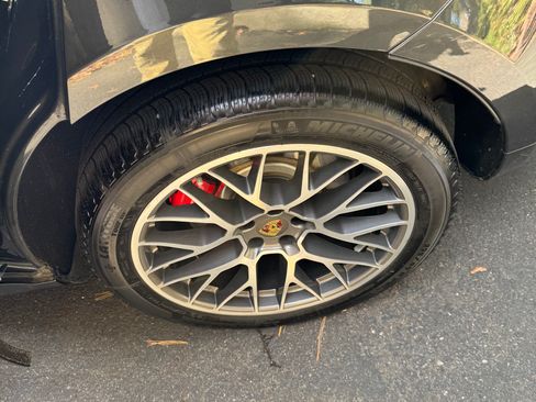 Used 2017 Porsche Macan Turbo image 24