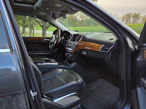 Used 2013 Mercedes-Benz GL 550 4MATIC image 10