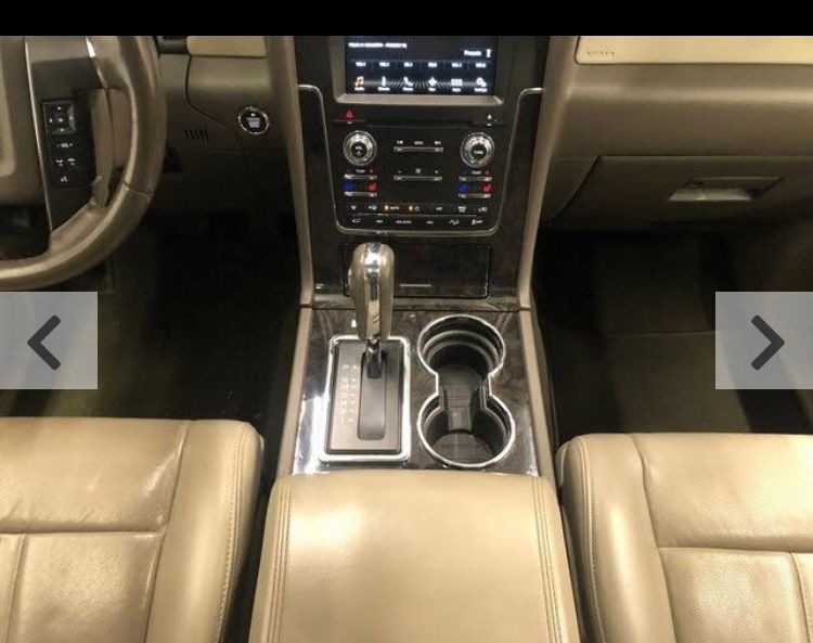 Used 2017 Lincoln Navigator L Select RWD image 22