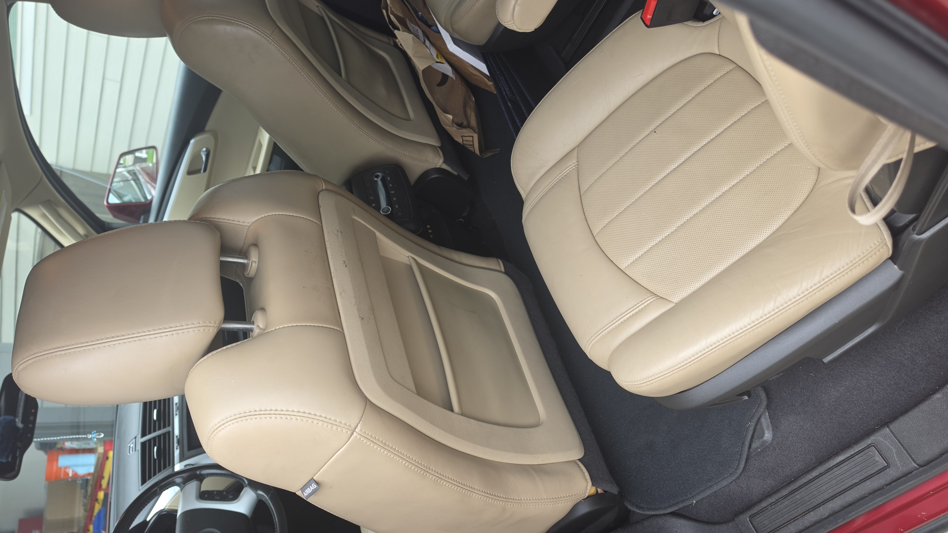 Used 2011 Chevrolet Traverse LTZ AWD/4WD image 16