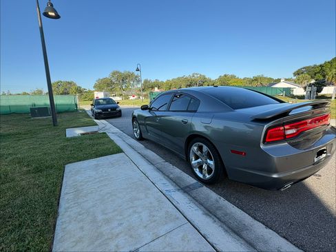 Used 2011 Dodge Charger R/T RWD image 1