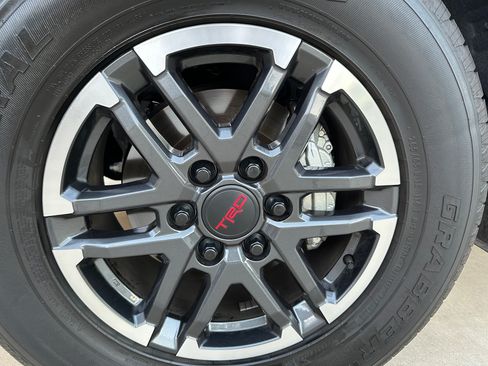 Used 2024 Toyota Tacoma TRD Sport w/ TRD Sport Upgrade Package RWD image 24