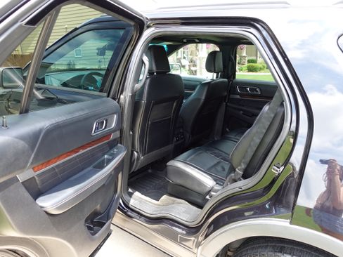 Used 2016 Ford Explorer Platinum AWD/4WD image 11