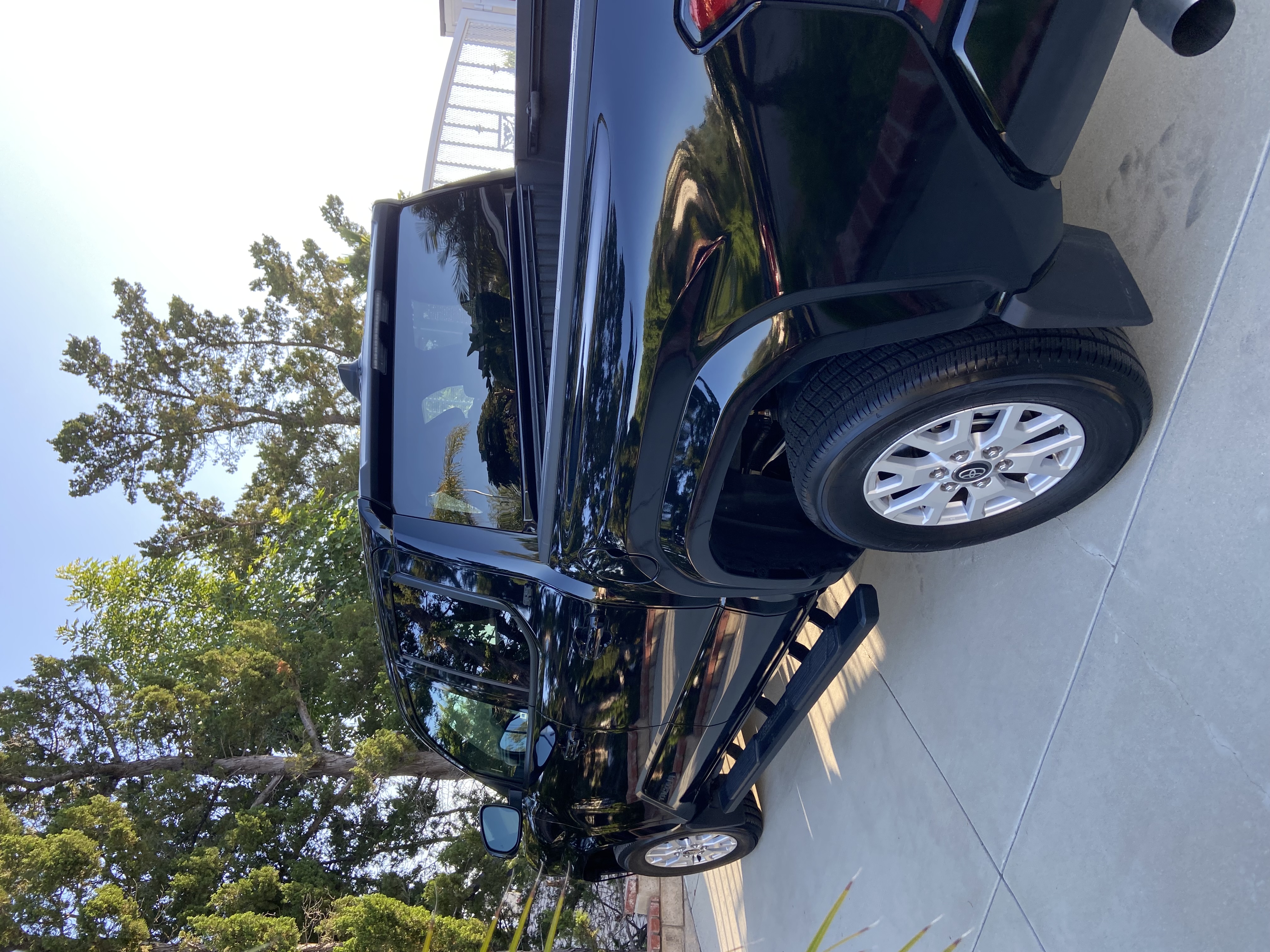 Used 2025 Toyota Tacoma SR5 RWD image 1