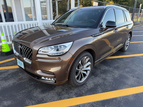 Used 2022 Lincoln Aviator Grand Touring w/ Equipment Group 301A AWD/4WD image 6